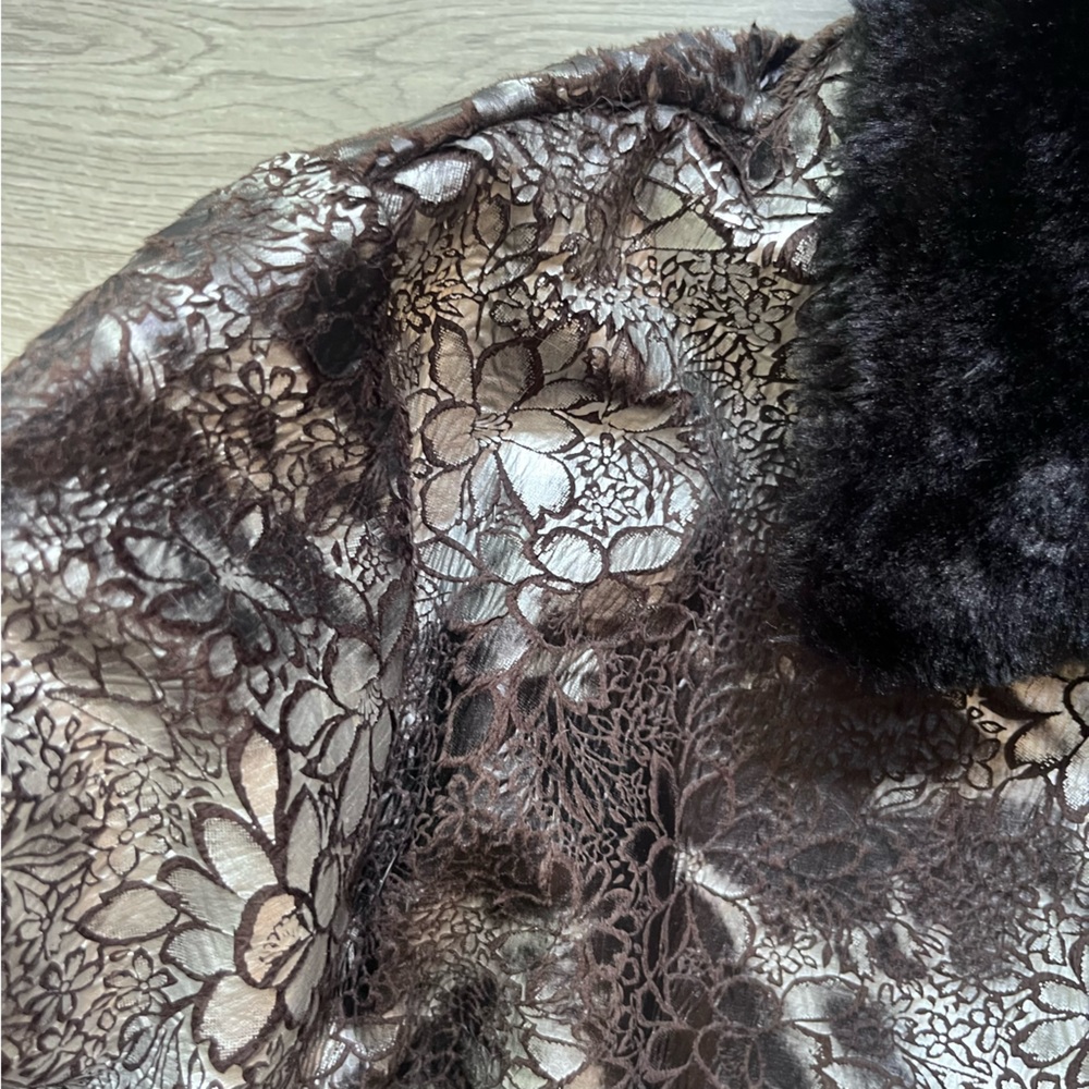 Rochelle California Faux Fur Metallic embossed jacket (S) - Picture 3 of 5